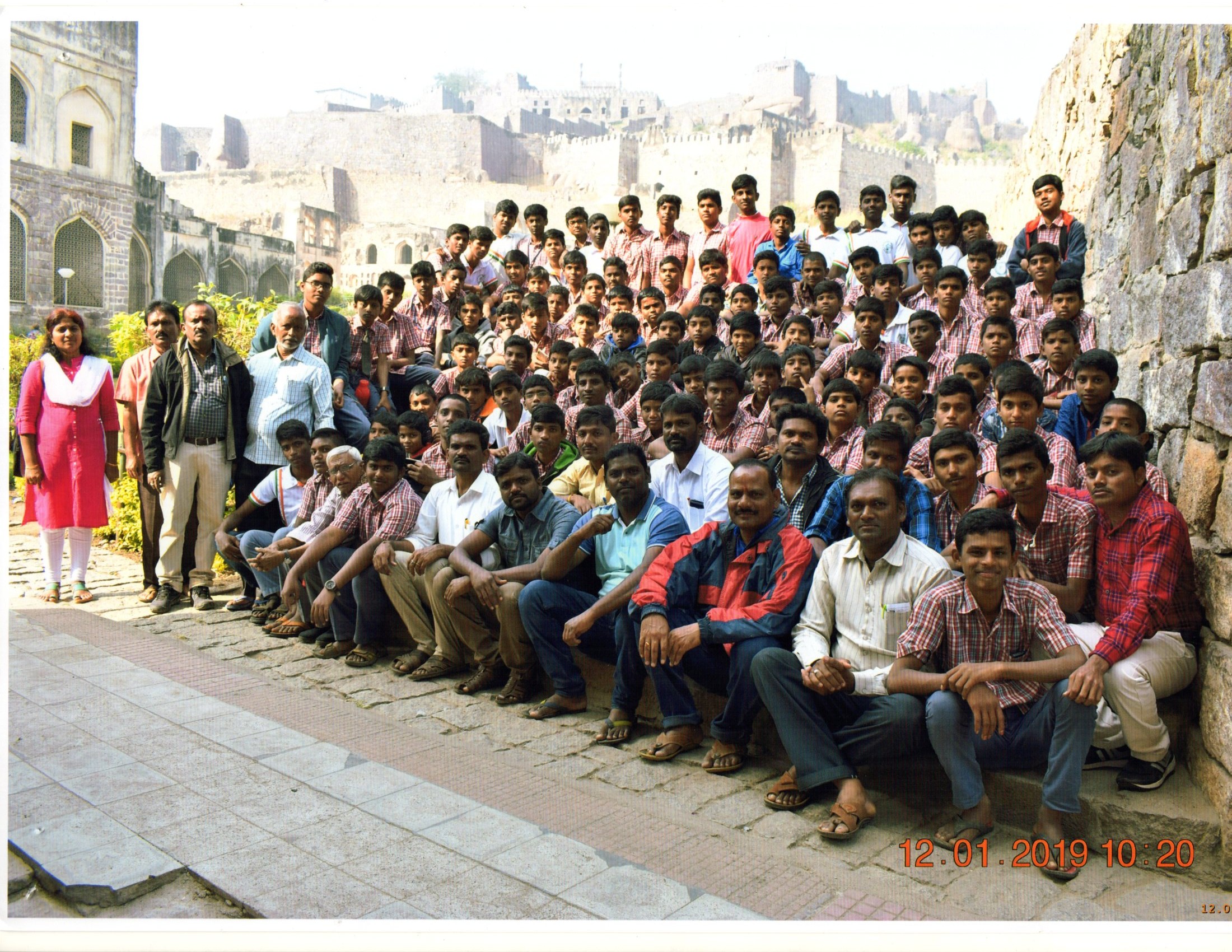 Educational Tour Teachers and Students Photos